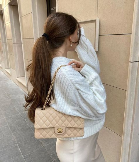 Chanel Bag Outfit, Chanel Classic Flap Bag, Stylish Maternity Outfits, Classic Flap Bag, Stylish Maternity, Looks Chic, Mode Inspo, Classic Flap, Maternity Clothes