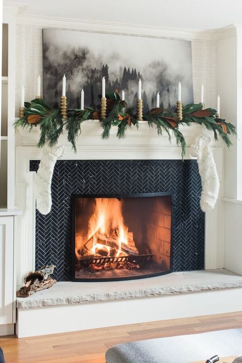 Shiplap optional. Scandinavian Holiday Decor, Diy Christmas Fireplace, Christmas Fireplace Mantels, Scandinavian Holidays, Warm Fireplace, Holiday Mantle, Fireplace Mantel Decor, Christmas Fireplace Decor, Christmas Mantel Decorations