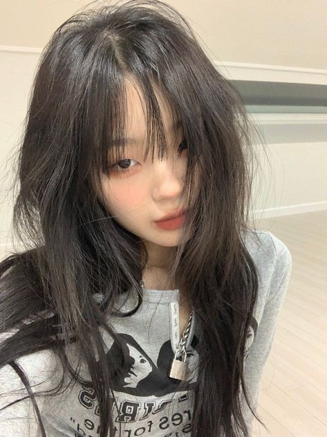 #ulzzang #girl #soft #coquette Wispy Bangs, Haircuts For Long Hair, Cut My Hair, Hair Reference, Foto Ideas Instagram, Pretty Ppl, Pretty Selfies, Just Girl Things, Cute Makeup