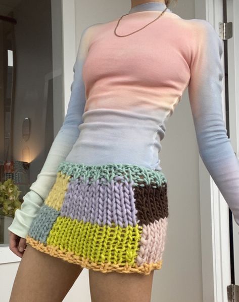 Chunky Knit Skirt, Crochet Mini Skirt, Knit Mini Skirt, Fall Trends Outfits, Knitted Skirt, Crochet Fashion Patterns, Knit Outfit, Knit Skirt, Knitting Inspiration