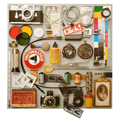 Diy Tableau, Things Organized Neatly, Collections Of Objects, Collections Photography, Shadow Box Art, Color Collage, Found Art, Flat Lay Photography, Assemblage Art