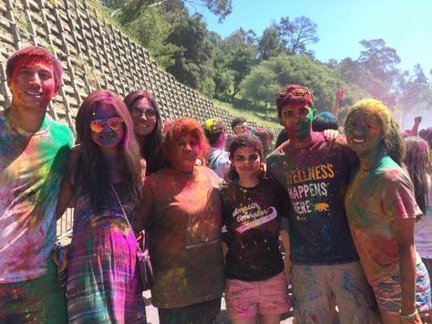 Holi Festival 2016 Holi With Friends, Holi Poses, Holi Aesthetic, Holi Hai, Holi Pictures, Bollywood Aesthetic, 90s Bollywood Aesthetic, Holi Party, Desi Love