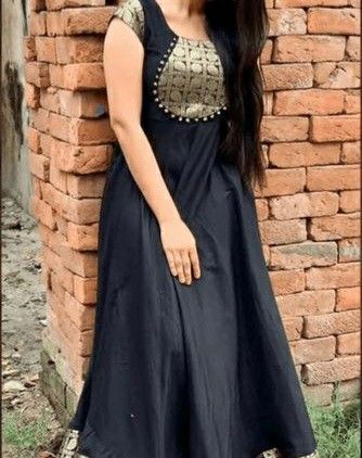 डिजाइनर कपड़े, Design Kurti, Kalamkari Dresses, Kalamkari Print, Salwar Neck Designs, Frocks And Gowns, Gown Party Wear, Long Gown Design, Long Kurti Designs