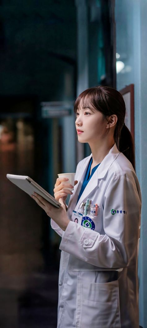 Cake For Neet Aspirant, Lee Sung Kyung Dr Romantic, Doctor Wallpaper Medical, Lee Sung Kyung Doctors, Lee Sung Kyung Wallpaper, Doctor Kdrama, Doctor Wallpaper, Doctor Romantic, Doctor Aesthetic