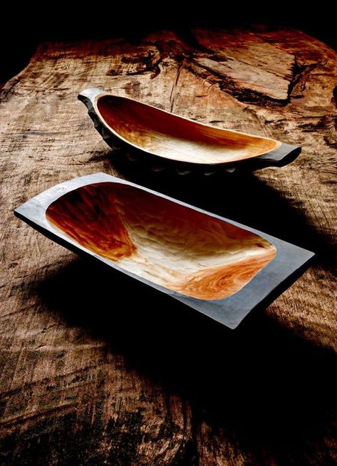 Hand Carved Wooden Bowls, Wood Bowls Carving, Awesome Woodworking Ideas, Diy Bookshelf, Carved Wooden Bowl, Wooden Trays, Green Woodworking, Best Woodworking Tools, Woodworking Box