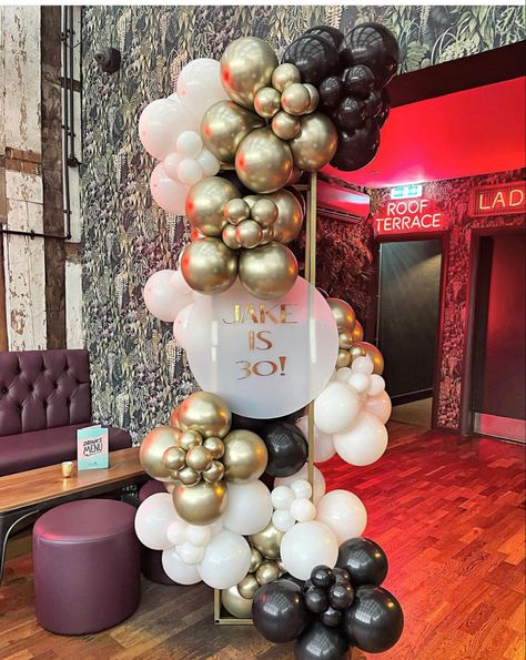 Bolo Da Hello Kitty, Christening Balloons, Balloon Pillars, Party Balloons Diy, Champagne Balloons, 60th Birthday Party Decorations, Party Planning Business, Deco Ballon, 90's Birthday Party