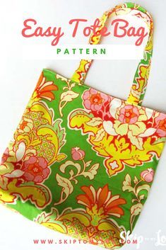 Here is a simple tote bag pattern that will show how to make a super cute tote. The best part it is reversible! #sewing Easy Tote Bag, Tote Bag Sewing, Simple Tote Bag, Tote Bag Pattern Free, Diy Sac, Reversible Tote Bag, Simple Tote, Bag Pattern Free, Sew Ins