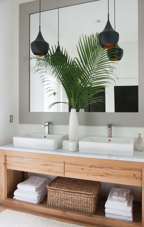 Tropical Guest Bathroom, Hawaii Inspired Bathroom, Hawaii House Decor, Tropical Modern Kitchen, Tropical Minimalist Interior, Tropical Modern Interior, Modern Tropical Bathroom, Modern Tropical Kitchen, Tropical Bathrooms