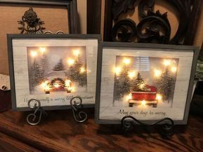 light up holiday bag art Gift Bag Crafts Projects, Lighted Canvas Art Christmas, Gift Bag Pictures, Light Up Picture Frame Diy, Christmas Decor Picture Frames, Gift Bag Picture Frame, Picture Frame Christmas Crafts, Gift Bag Crafts, Frame Art Ideas