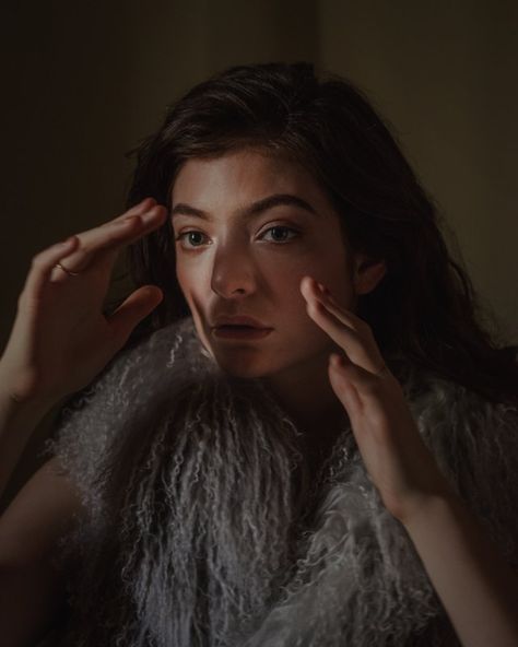 Lorde by Mark Mahaney for TIME, May 2017 Lorde Singer, Lorde Wallpaper, Pop Music Poster, Lorde Songs, Lorde Melodrama, Beard Wallpaper, Bobby Seale, Big Bouncy Curls, Mark My Words