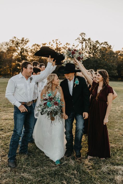 Western Wedding Color Themes, Spring Cowboy Wedding, April Western Wedding, Western Groom Attire Country Weddings, Country Flowers Wedding, Wedding In The Country, Spring Western Wedding Ideas, Maroon Western Wedding Theme, Western Wedding With Turquoise