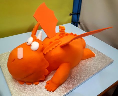 My first attempt at cake decorating, a Zog cake for Ellie's 3rd birthday. Zog Birthday Party, Potato Ideas, Dragon Birthday Cakes, Cake Decorating For Kids, Ruby Cake, Thomas Cakes, Dragon Birthday Parties, Medieval Party, Dragon Cake