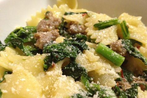 Sausage And Broccoli Rabe, Sausage And Broccoli, Everyday Italian, Quick Delicious Meals, Broccoli Rabe, Small Pasta, Turkey Sausage, Crushed Red Pepper Flakes, Pasta Pasta