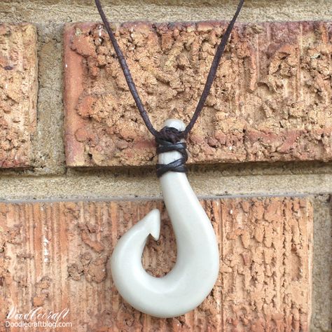 Doodlecraft: Maui's Fish Hook Necklace: Disney's Moana Inspired DIY Maui Fish Hook, Moana Necklace, Coconut Flower, Fish Hook Necklace, Hook Necklace, Resin Clay, Diy Valentines Crafts, Diy Resin Crafts, Baby Powder