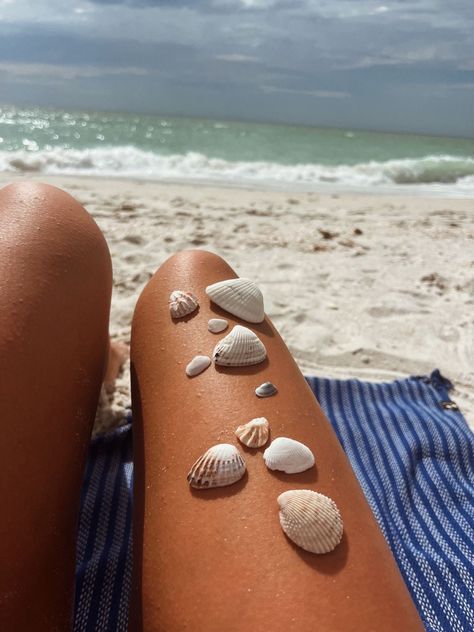 Things To Write In The Sand, Sarah Vibes, Writing In Sand, Tattoo Ideas Beach, Beach Tattoos For Women, Suntan Tattoo, Coastal Tattoos, Tattoos Y2k, Bailey Core