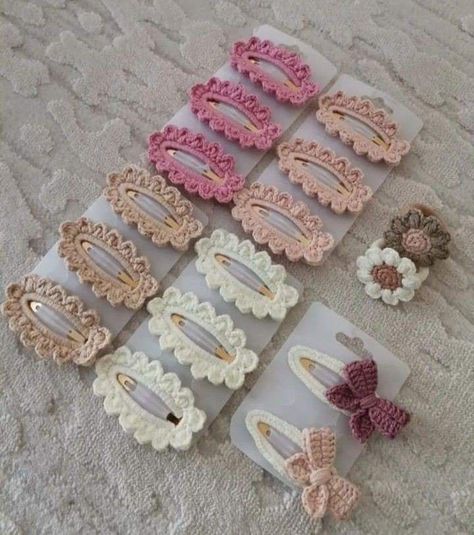 crochet pins for hair Crochet Hair Pins, Pins For Hair, Hair Accessories Crochet, Crochet Pins, Diy Hair Accessories Ribbon, Accessories Crochet, Crochet Hair Clips, Diy Crochet Bag, Crochet Disney