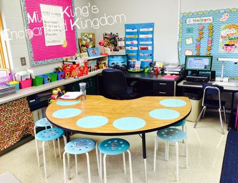 Teacher Desk And Kidney Table Set Up, Small Group Area, Small Group Table, Teacher Desk Areas, Classroom Kindergarten, Classroom Arrangement, Classroom Interior, Enchanted Kingdom, Teaching Crafts