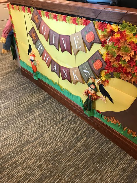 Fall cubicle decorating Front Desk Holiday Decor, Fall Decor For Office Cubicle, Thanksgiving Cubicle Decor, Fall Decor For Work Office, Thanksgiving Office Decorations Ideas, Fall Decorations For Office, Fall Cubicle Decor Office Work, Thanksgiving Office Decor, Fall Office Decorations Cubicles