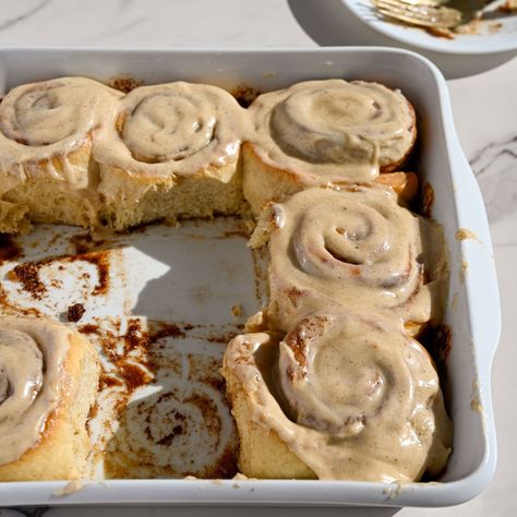 Best Brown Butter Cinnamon Rolls Brown Sugar Cinnamon Roll Icing, Carmel Rolls Homemade Recipe, Espresso Cinnamon Rolls, Brown Butter Cinnamon Rolls, Butter Cinnamon Rolls, Best Cinnamon Roll Recipe, Fluffy Rolls, Cinnamon Roll Icing, Make Brown