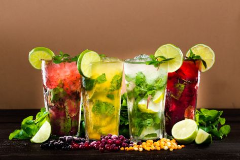 Collection of colorful tropical cocktail... | Premium Photo #Freepik #photo #wine #colorful #tropical #apple Mojito Drink, Mojito Mocktail, Iced Green Tea, Mojito Cocktail, Tropical Living, Alcoholic Cocktails, Classic Recipes, Fruity Cocktails, Fruit Cocktails