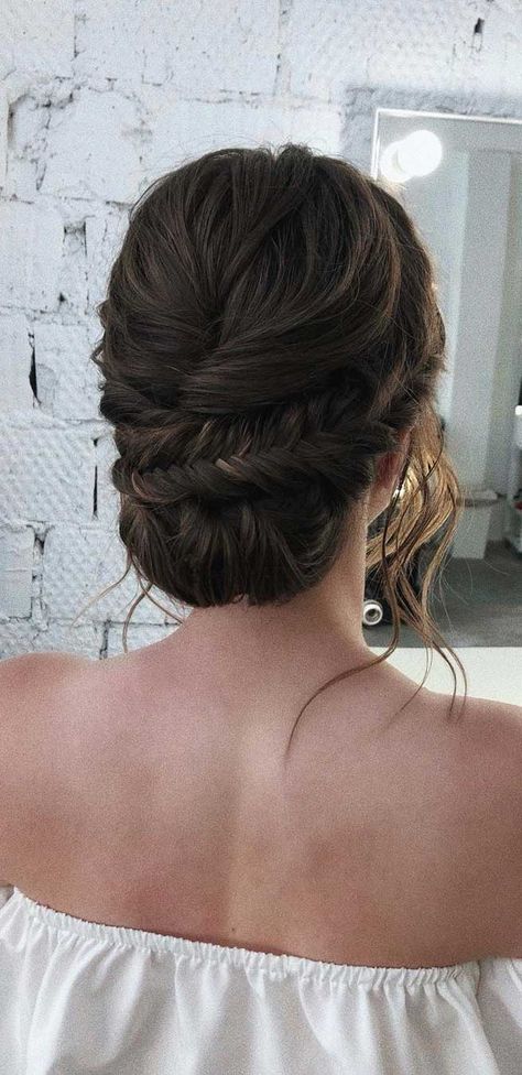 Looking for the latest hair do? Whether you want to add more edge or elegance – Updo hairstyles can easily make you look sassy and elegant. So if... Brunette Bridal Hair, Engagement Photo Hair, Brunette Updo, Bob Hairstyle Ideas, Brunette Bride, Gorgeous Wedding Hairstyles, Trendy Bob, Wedding Hairstyles And Makeup, Trendy Bob Hairstyles