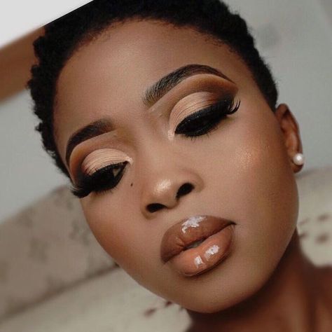 Beautiful Eyeshadow Smokey Eye, Maquillage Yeux Cut Crease, Maquillage On Fleek, Beauty Make-up, Braut Make-up, Make Up Remover, Dark Skin Makeup, Makeup For Black Women, Fall Makeup