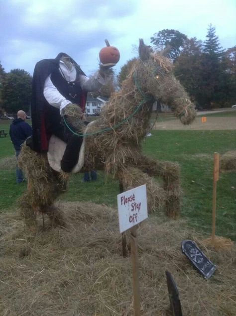 Headless Horseman Outdoor Decoration, Headless Horseman Halloween Decorations, Headless Horseman Scarecrow, Headless Horseman Halloween, Hay Bale Ideas, Sleepy Hollow Headless Horseman, Headless Horseman, Halloween Displays, Scarecrow