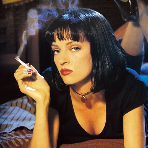 Pulp Fiction Costume, Mia Wallace Costume, Uma Thurman Pulp Fiction, Angela Jones, Classic Halloween Costumes, Uma Thurman, Halloween Hair, Movie Costumes, Pulp Fiction