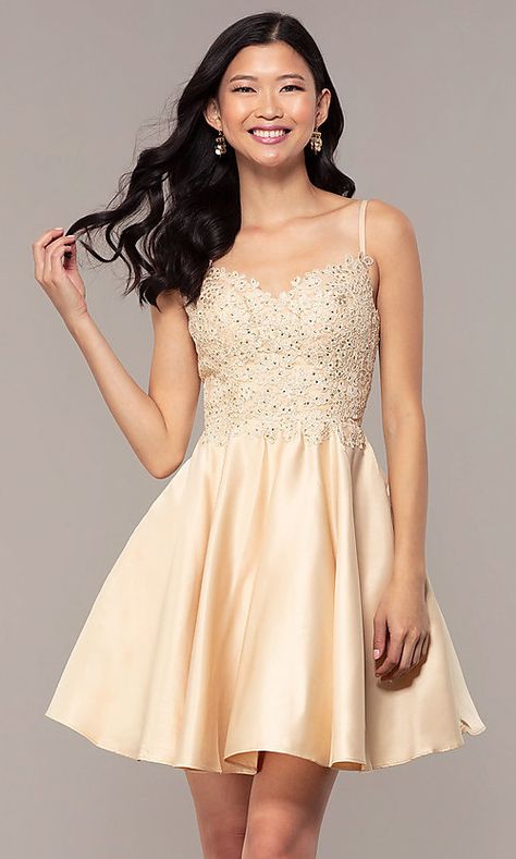 Damas Outfits Quinceanera, Gold Dama Dresses, Dama Dresses For Quince, Quinceanera Dama Dresses, Dama Dresses Quinceanera, Couture Evening Gowns, Gold Dress Short, Long Party Dresses, Mitzvah Dresses