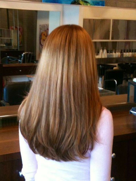 Layers On Light Brown Hair, Long Layers Haircut Not Styled, Soft U Shape Haircut, Mid Length Brown Hair With Layers Straight, Haircut Inspo No Layers, Long Layered Hair On Medium Hair, Light Layering Haircut, Textured Haircut For Straight Hair, Light Layers Haircut Medium Straight