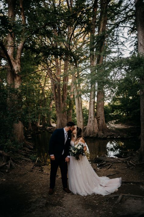 Texas Hill Country Elopement, Texas Elopement Destinations, Nature Elopement, Texas Elopement, Boerne Texas, Texas State Parks, Texas Hill Country Wedding, Hill Country Wedding, Austin Wedding Photographer