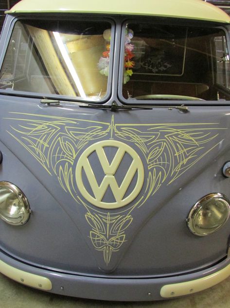 Pinstripe Car, Car Pinstriping, Vw Ideas, Kustom Paint, Car Paint Jobs, Pinstripe Art, Custom Cars Paint, Combi Vw, Pinstriping Designs