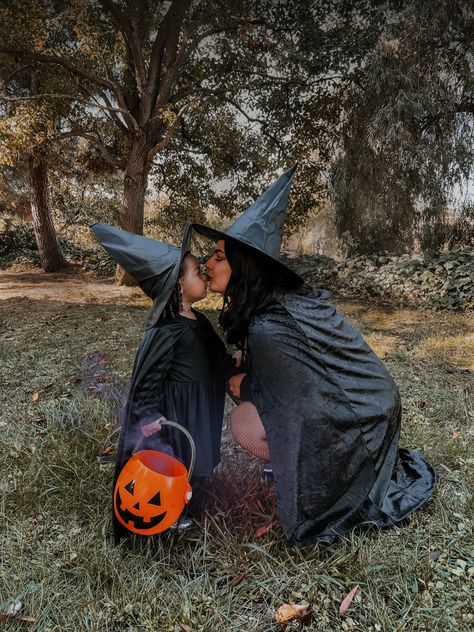 Witch photoshoot mom and daughter Mom Daughter Halloween Photoshoot, Photoshoot Mom And Daughter, Witch Photoshoot, Family Themed Halloween Costumes, Themed Halloween Costumes, Witches Halloween, Halloween Photoshoot, Mom And Daughter, Witch Costume