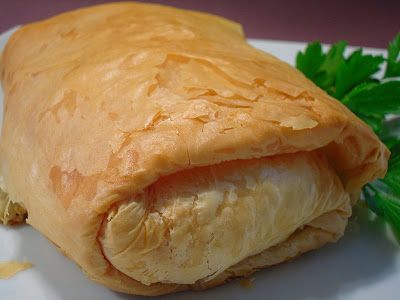 I have to put this recipe under the "Chicken Pot Pie" category.  A delicious, creamy, chicken and veggie filling, surrounded by flaky, phyll... Filo Dough Recipes, Phyllo Chicken, Dove Recipes, Chicken Bundles, Filo Dough, Phyllo Dough Recipes, Phyllo Recipes, Chicken Pot Pies, Wrapped Chicken