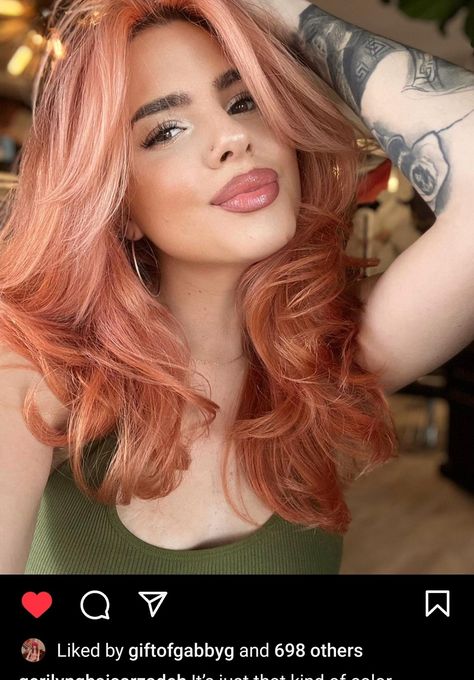 Peach hair with money pieces Cowgirl Copper Hair With Blonde Money Pieces, Coral Money Piece Hair, Ginger Hair With Pink Money Piece, Peach Money Piece Hair, Copper Hair With Money Piece, Red Hair With Money Piece, Copper Hair With Blonde Money Piece, Money Pieces, Peach Hair