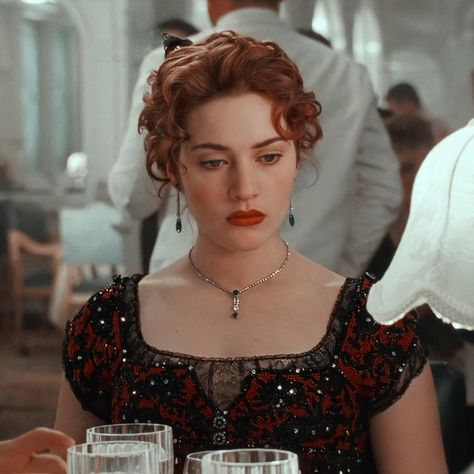 Rose Dewitt Bukater, Titanic Dress, Titanic Movie, Fantasy Princess, Colored Curly Hair, Ethereal Makeup, Kate Winslet, Cool Hair Color, Stylish Girl