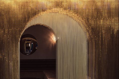 Spherical Mirror, 2022 Picture, Moroccan Lighting, Metal Curtain, Brussels Belgium, Metal Ceiling, Bar Lounge, Restaurant Interior, Architectural Elements