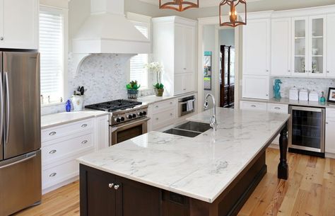 White Granite - The Hottest Countertop Choice for 2023 - Crowe Custom Countertops Kitchen Countertop Trends, White Granite Countertops Kitchen, Types Of Kitchen Countertops, Brown Granite Countertops, White Granite Kitchen, Countertop Choices, White Granite Countertops, Kitchen Countertop Decor, Bar Tops