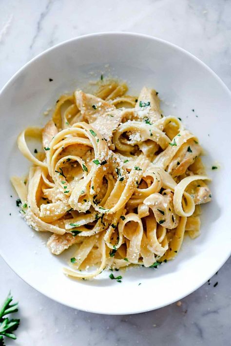 Instant Pot Chicken Alfredo (+ Stovetop Instructions) | foodiecrush .com Christmas Fettucine, Easy Chicken Fettuccine, Easy Chicken Fettuccine Alfredo, Easy Chicken Alfredo, Chicken Alfredo Fettuccine Recipe, Spaghetti Vongole, Chicken Fettuccine Alfredo, Instant Pot Pasta Recipe, Chicken Fettuccine