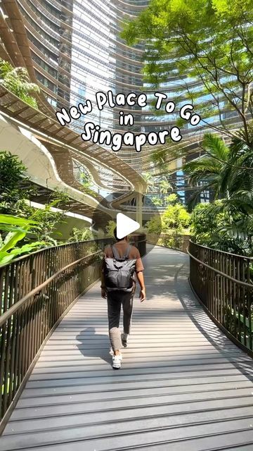 Singapore Outfit, Travel Video Ideas, Singapore Things To Do, Singapore Attractions, Singapore Flag, Singapore Noodles, Singapore Hotels, Singapore Food, Video Ideas