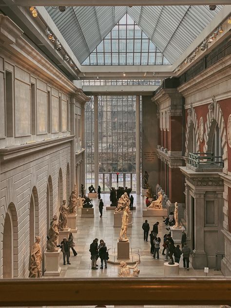 New York Art Museum Aesthetic, Metropolitan Museum Of Art New York Aesthetic, Art Gallery New York, Metropolitan Museum Of Art Aesthetic, New York Art Gallery, New York Art Museum, Nyc Art Gallery, New York Artist Aesthetic, Nyc Museum Aesthetic