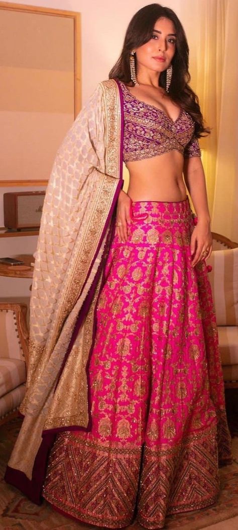 Kritika Kamra, Lily Maymac, Classy Jewelry, Indian Attire, Indian Fashion Dresses, Bridal Lehenga, Diwali, Pretty Dresses, Indian Fashion