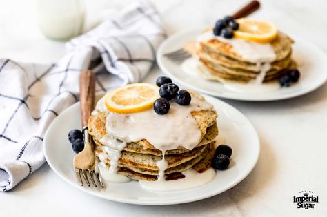 Are you a morning person? You will be once you try these light and bright Lemon Poppy Seed Pancakes. Full of citrus flavor and a delicate crunch you can’t resist. They are extra lemony with a simple glaze drizzled over the top in place of maple syrup. Pancakes Lemon, Lemon Poppy Seed Pancakes, Lemon Chia Seed Muffins, Poppy Seed Pancakes, Homemade Gravy For Biscuits, Lemon Poppyseed Pancakes, Oatmeal Toppings, Peach Muffins, Coconut Pancakes