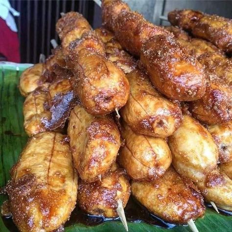 Banana Cue, Pinoy Merienda, Caramelized Bananas, Sweet Cakes, Skewers, Bananas, Chicken Wings, Podcast, Restaurant