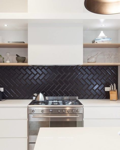 Black Tiles Kitchen, Backsplash Trends, Kitchen Splashback Tiles, Black Backsplash, Black Grout, Floor Living, White Kitchen Tiles, Herringbone Backsplash, Tile Trends