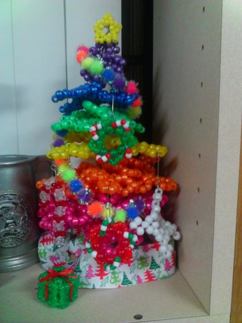 kandi christmas tree update by GingerCandE - Kandi Photos on Kandi Patterns Christmas Kandi, Kandi Kids, Scene Kandi, Bead Tree, Kandi Cuff Patterns, Rave Kandi, Pony Bead Projects, Diy Kandi Bracelets, Useful Projects