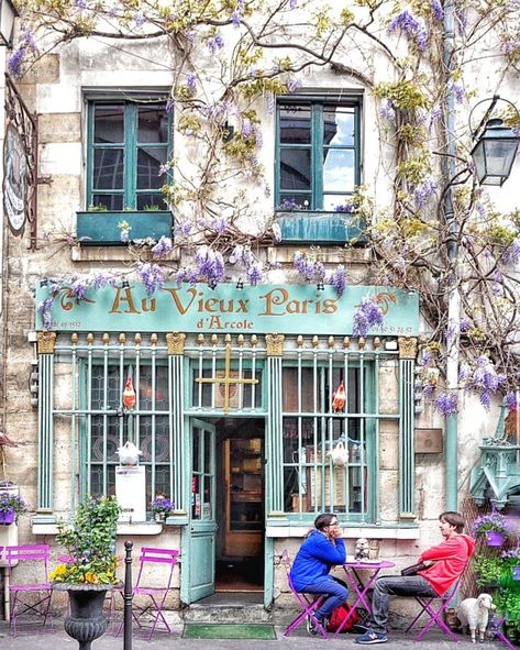 You Can't Visit Paris and Miss These Cute Parisian Cafes! | The Best Cafes in Paris! | solosophie Best Cafes In Paris, Parisian Cafe, Old Paris, Cute Cafe, French Cafe, Paris Cafe, Shop Fronts, Visit Paris, Cool Cafe