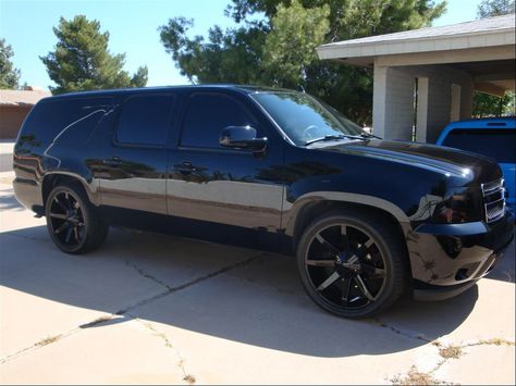 Suburban BLACKED OUT Best Suv For Family, Chevy Suv, 2007 Chevrolet Tahoe, Chevy 4x4, Silverado Truck, Chevy Girl, Truck Driving, Custom Chevy Trucks, Street Bob