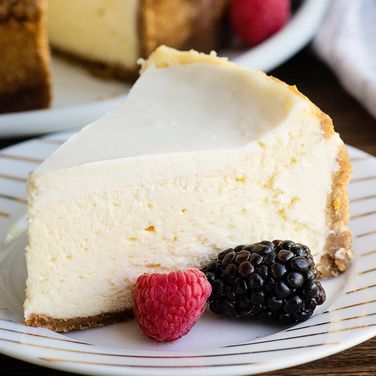 Dense and Creamy Cheesecake Recipe Thick Creamy Cheesecake, Super Creamy Cheesecake, Cheesecake Recipes 10 Inch Pan, Homemade Cheesecake From Scratch, Plain Cheesecake Recipes, Dense Cheesecake Recipe, 10 Inch Cheesecake Recipe, Best Cheesecake Recipe Homemade, Real Cheesecake Recipe