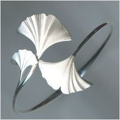 Modern Silver Jewelry, Bijoux Art Nouveau, Metal Clay Jewelry, Silver Jewelry Design, Ginkgo Leaf, Best Jewelry Stores, Silver Jewelry Rings, Silver Jewelry Handmade, 925 Silver Jewelry